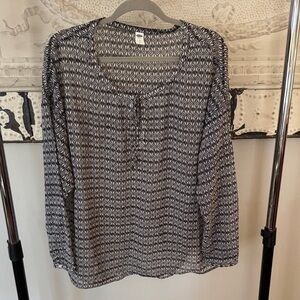Old Navy Black and White Patterned Blouse